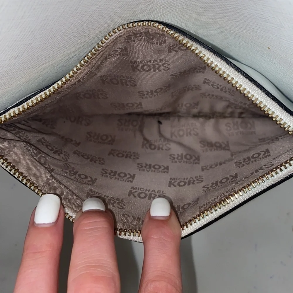 Michael Kors Jet Set TZ Snap Pocket Shoulder Bag